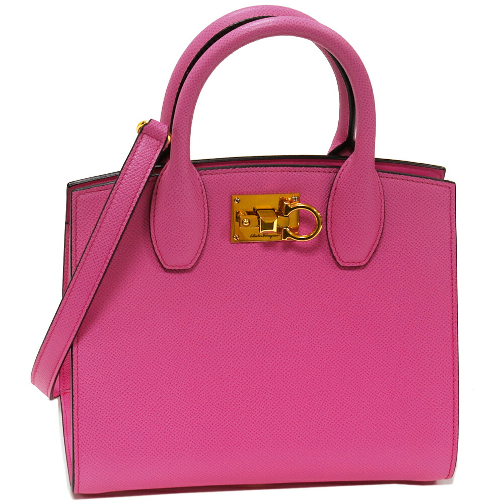 10,800円フェラガモのピンクのバッグ